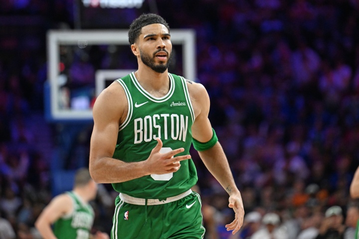 塔图姆:跟腱受伤前后各看了20遍科比纪录片 大家康复别攀比进度